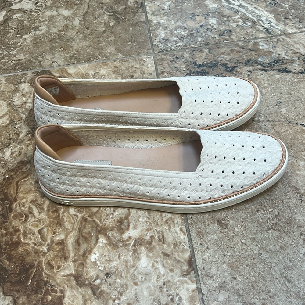 Ugg cute flats!